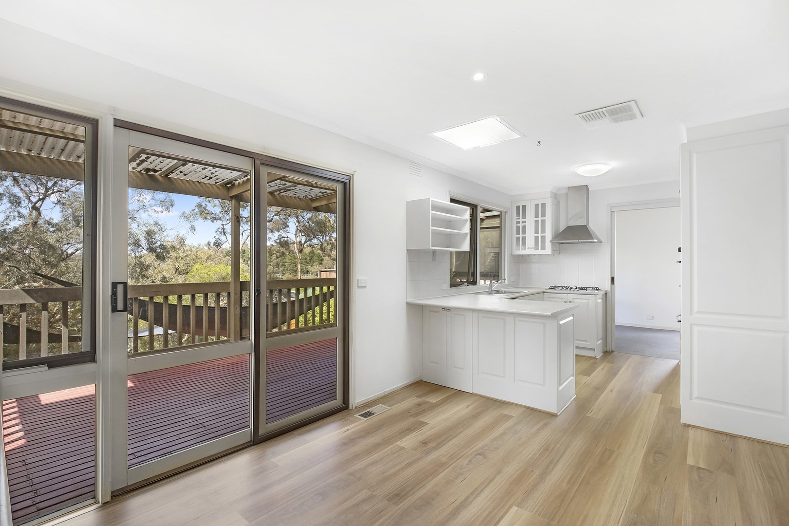 70 Reichelt Avenue, Montmorency, VIC 3094, Montmorency - Thumbnail 2