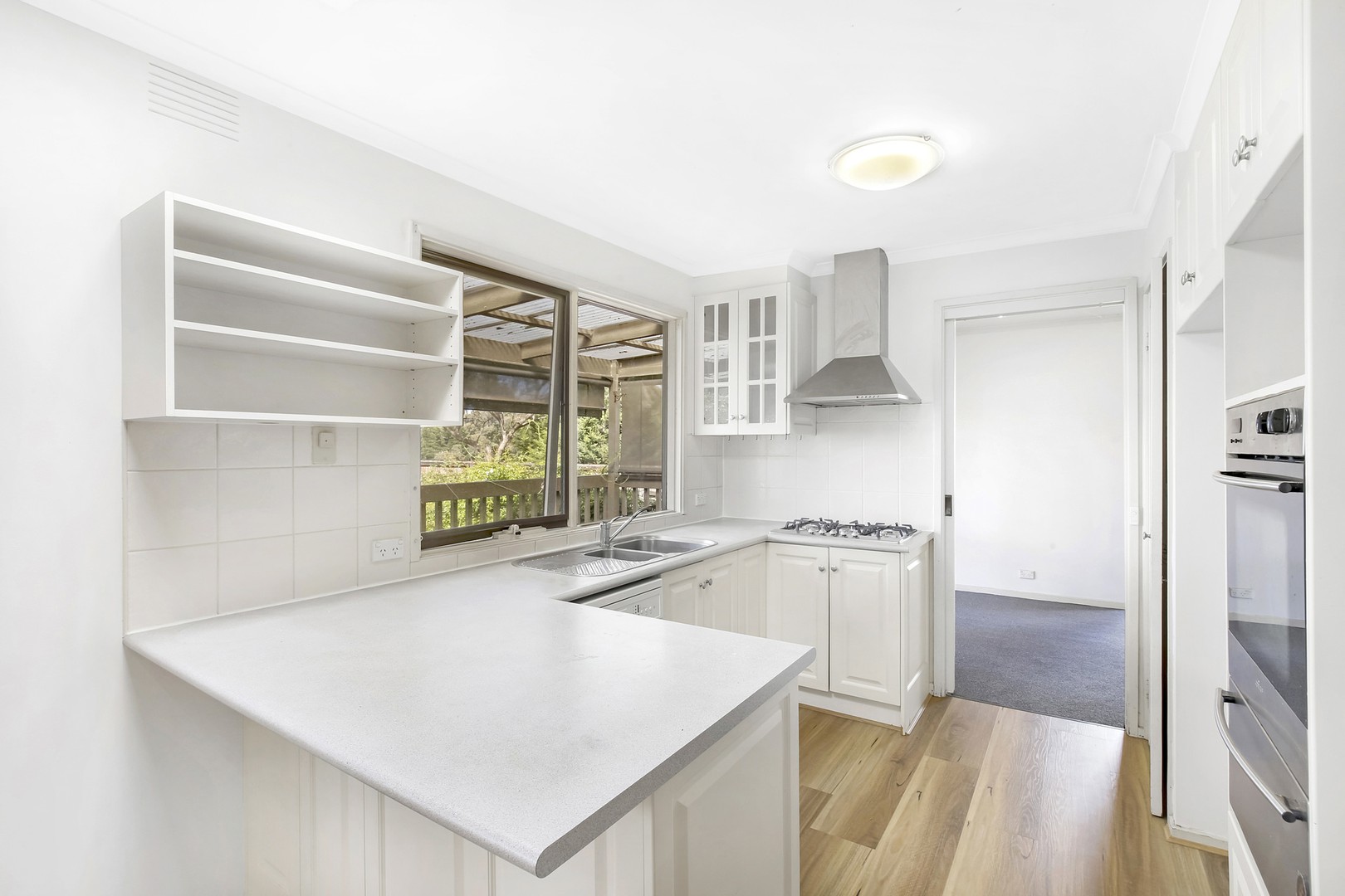 70 Reichelt Avenue, Montmorency, VIC 3094, Montmorency - Thumbnail 3