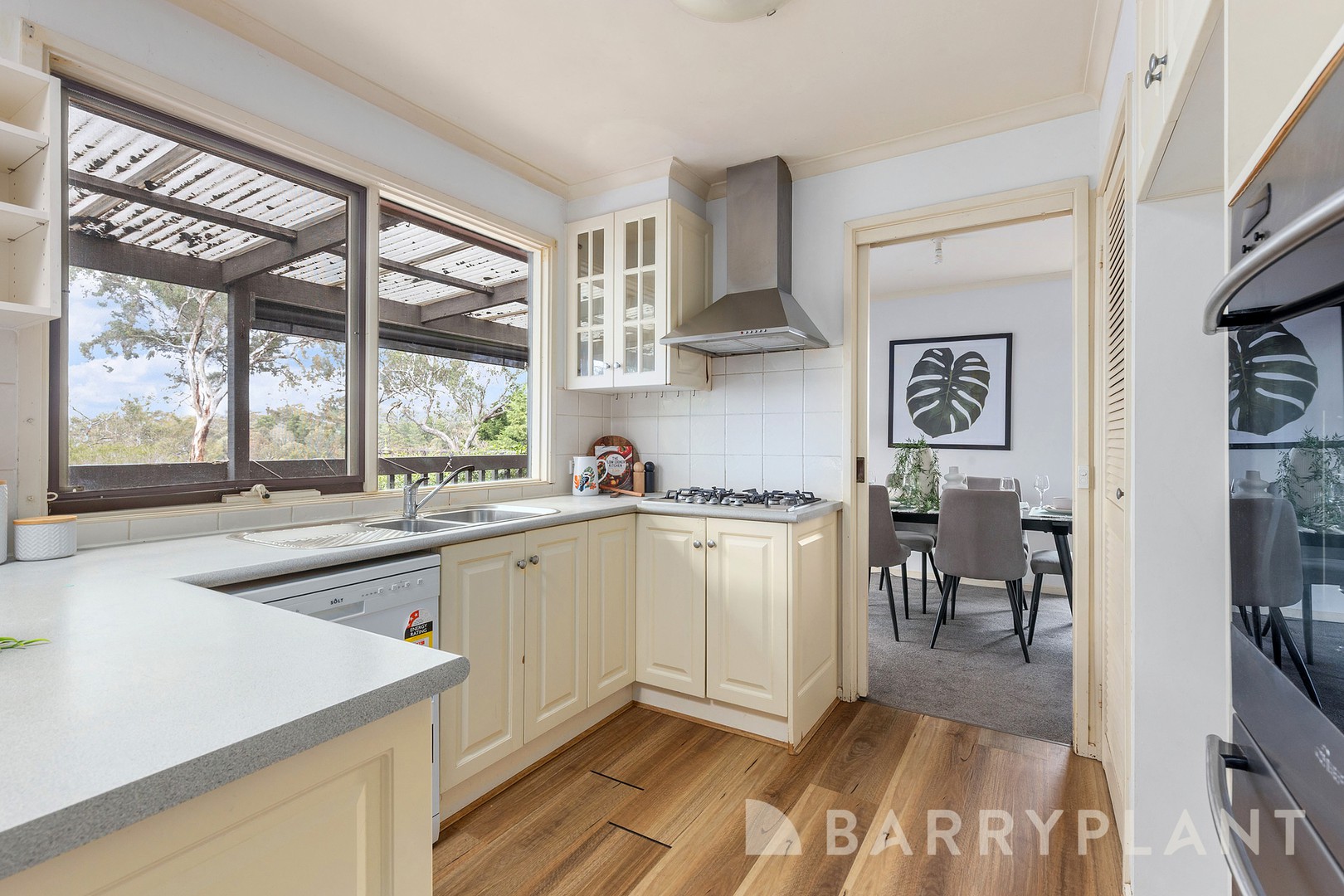 70 Reichelt Avenue, Montmorency, VIC 3094, Montmorency - Thumbnail 5