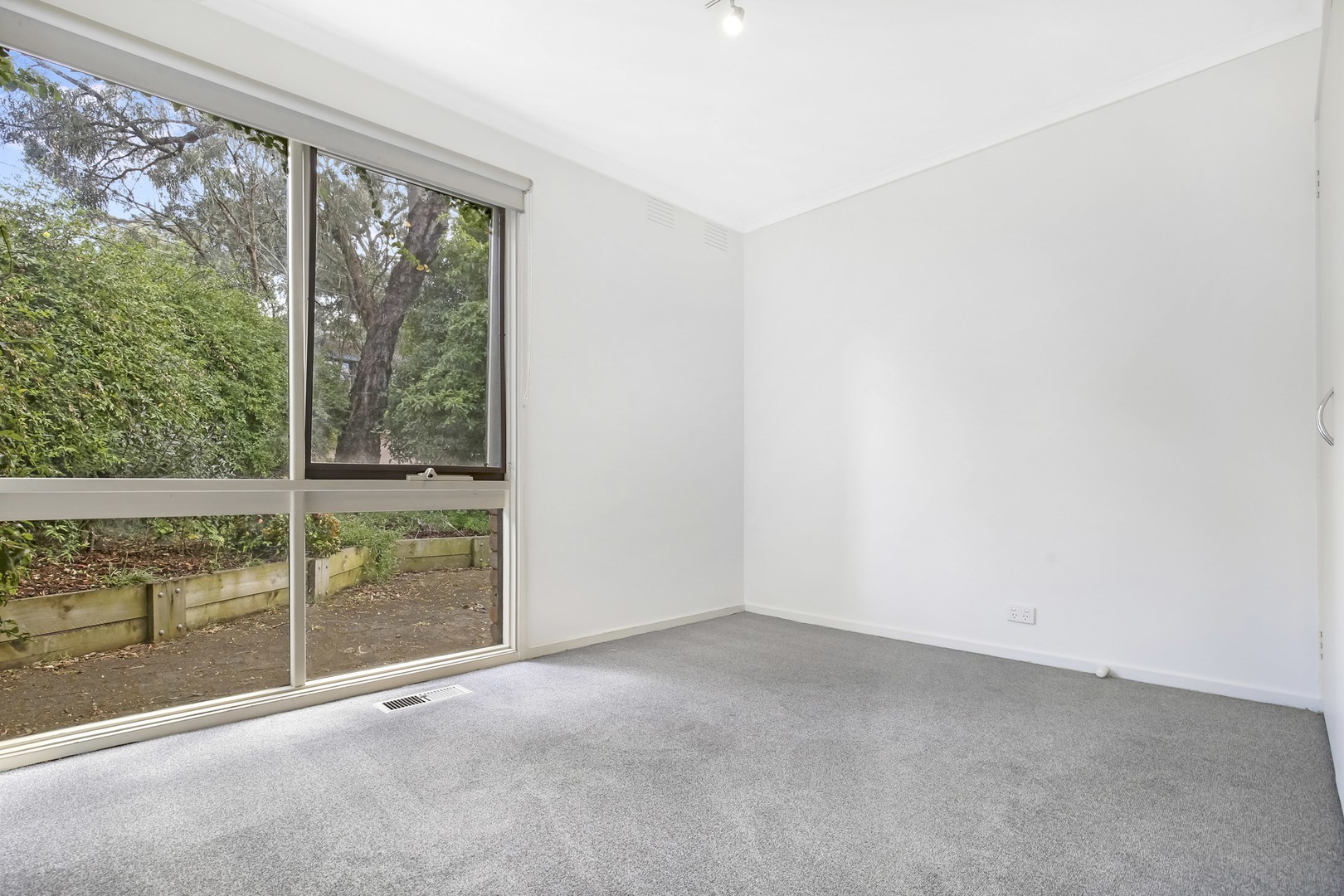 70 Reichelt Avenue, Montmorency, VIC 3094, Montmorency - Thumbnail 8