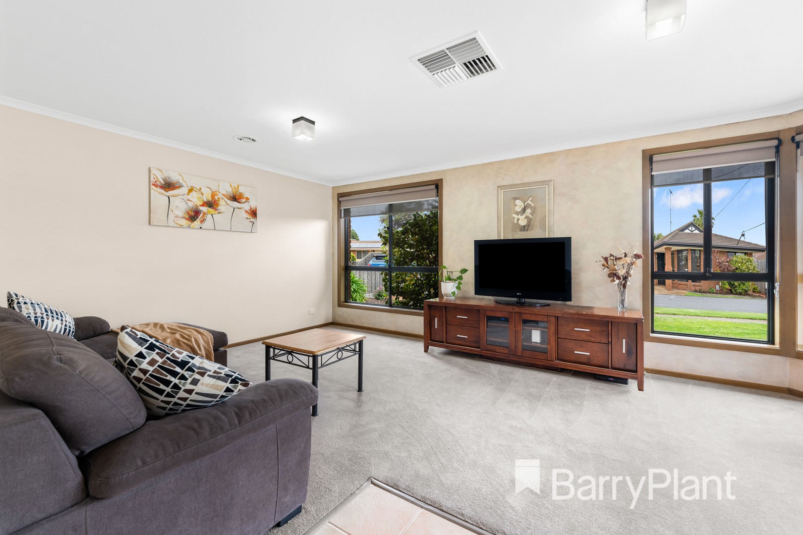 70 Silvereye Crescent, Werribee, VIC 3030, Werribee - Thumbnail 3