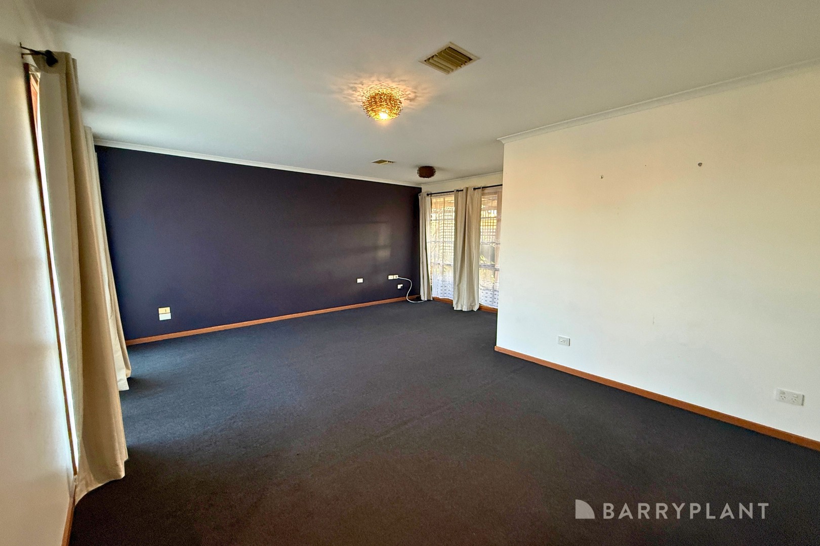 70 Songlark Crescent, Werribee, VIC 3030, Werribee - Thumbnail 3