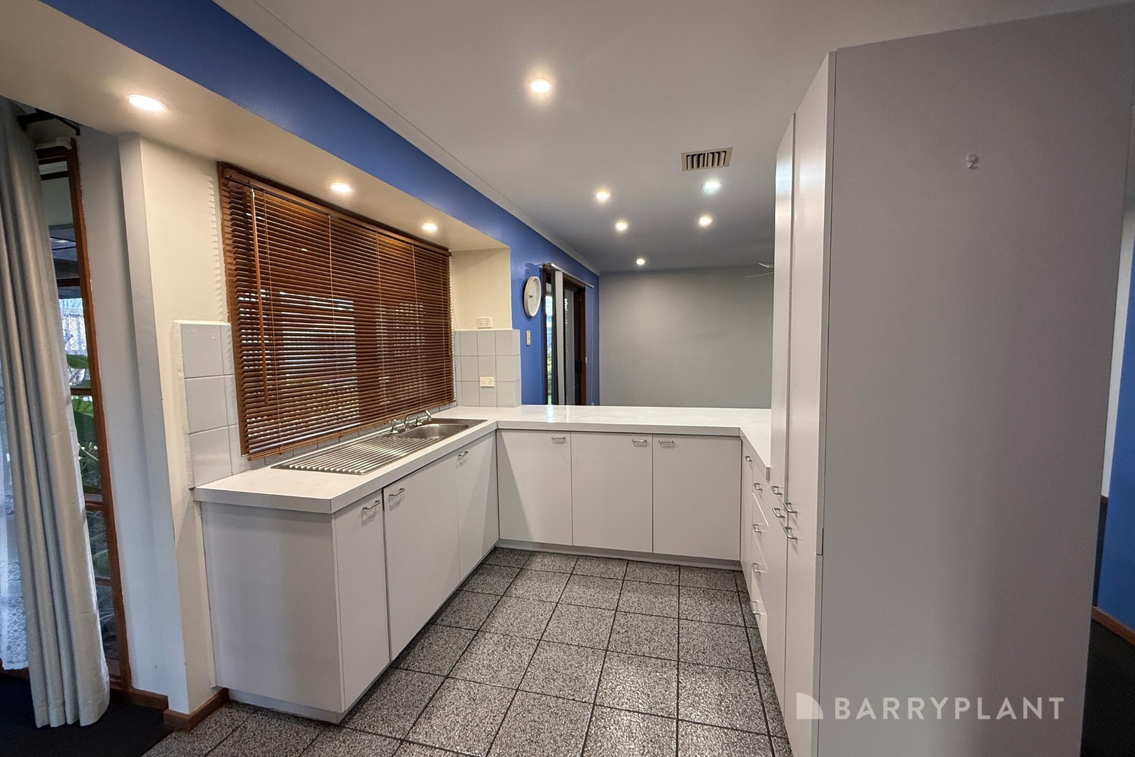 70 Songlark Crescent, Werribee, VIC 3030, Werribee - Thumbnail 6