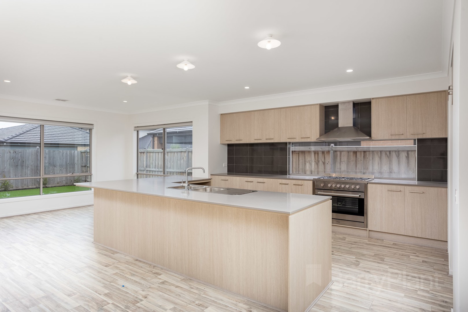 70 Stoneleigh Circuit, Williams Landing, VIC 3027, Williams Landing - Thumbnail 2