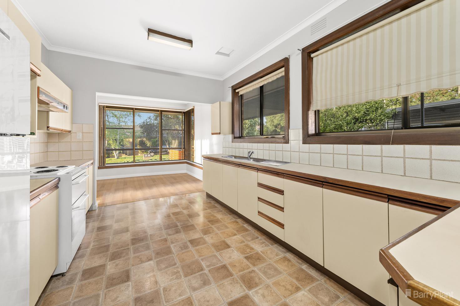 70 Wetherby Road, Doncaster, VIC 3108, Doncaster East - Thumbnail 3