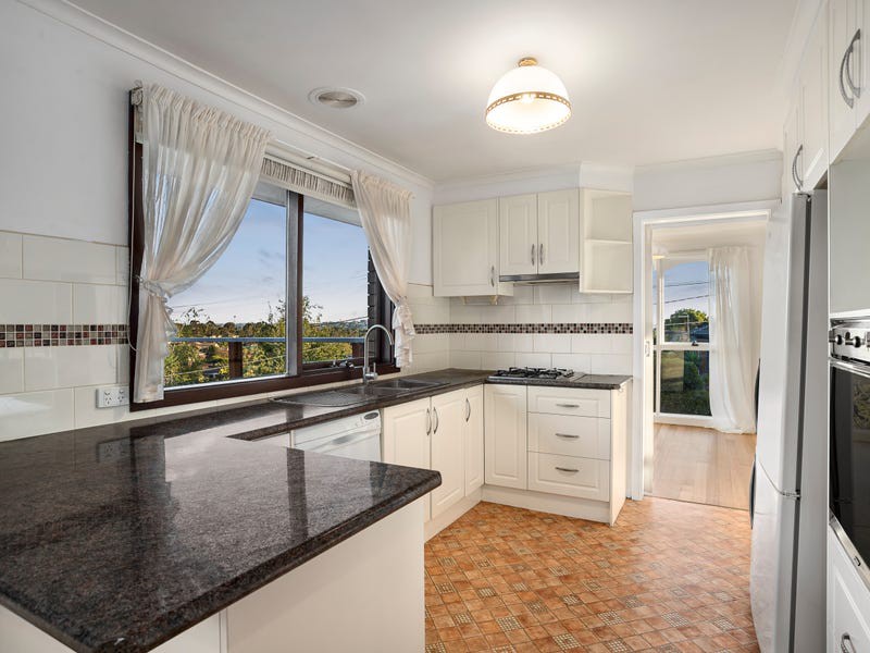 70 Winston Road, Viewbank, VIC 3084 - Thumbnail 2 - 10/07/2025