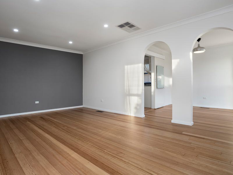 70 Winston Road, Viewbank, VIC 3084, Viewbank - Thumbnail 3