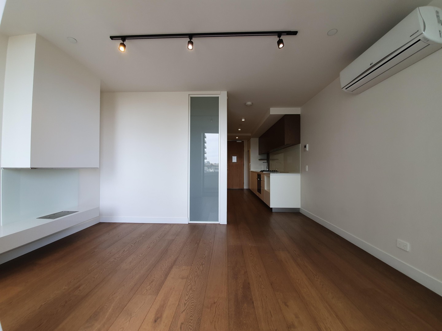 702/2 Claremont Street, South Yarra, VIC 3141, South Yarra - Thumbnail 2
