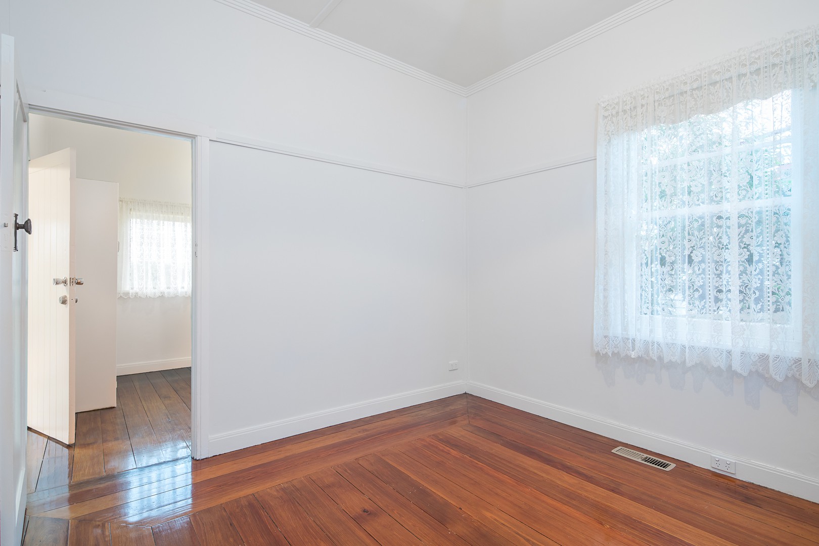 703 Neill Street, Soldiers Hill, VIC 3350, Soldiers Hill - Thumbnail 7