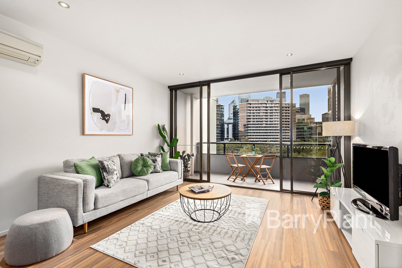 704/1 Encounter Way, Docklands, VIC 3008, Docklands - Thumbnail 2