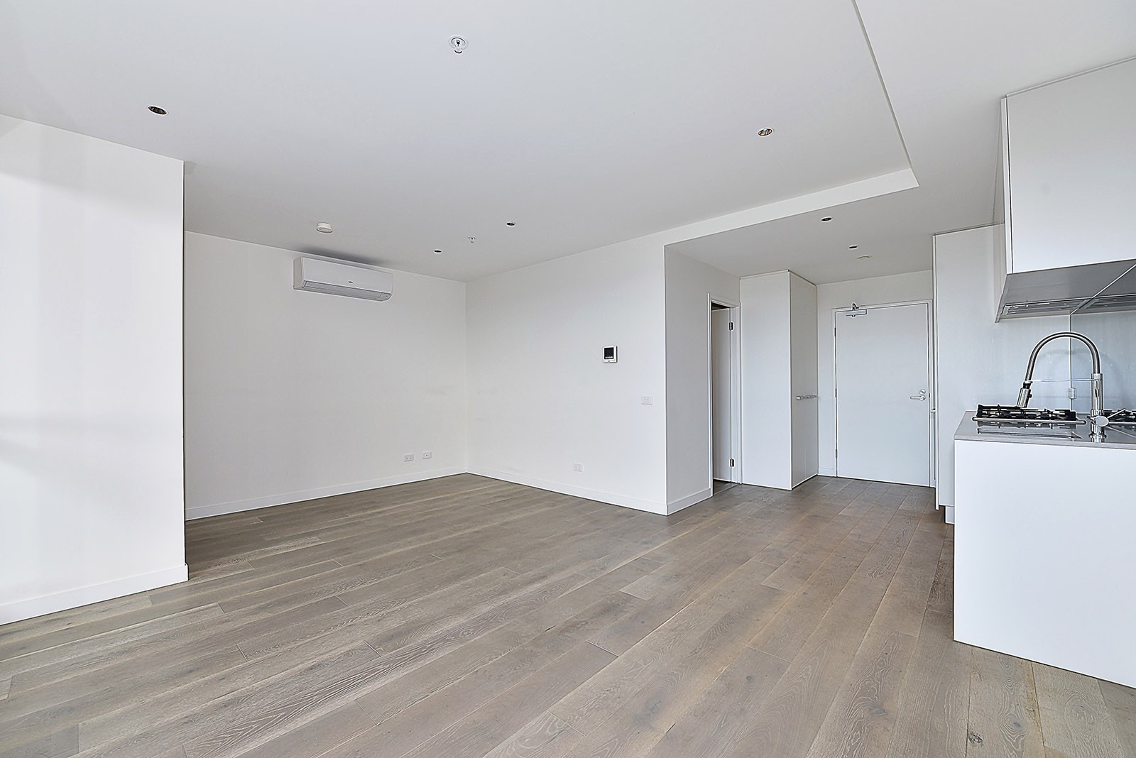 709/19 Russell Street, Essendon, VIC 3040, Essendon - Thumbnail 2