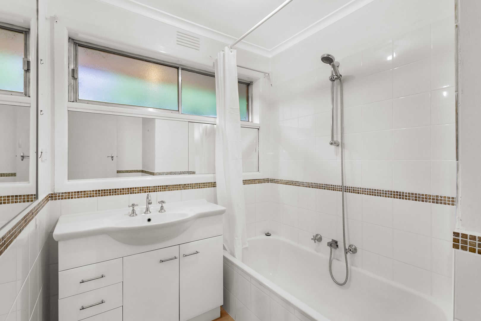 71 Arthur Street, Eltham, VIC 3095, Eltham - Thumbnail 4
