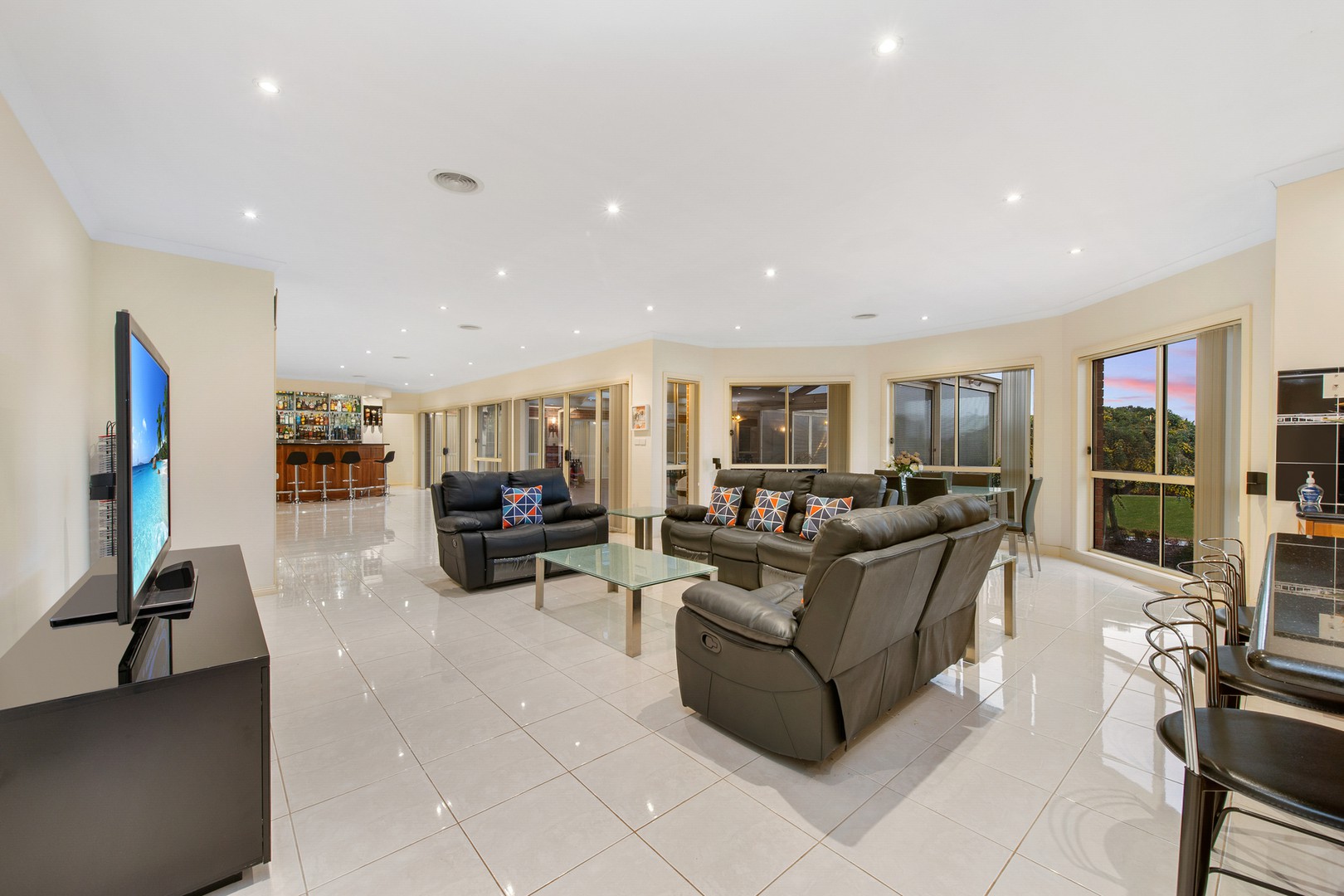71 Castlewellan Boulevard, Hillside, VIC 3037, Hillside - Thumbnail 5