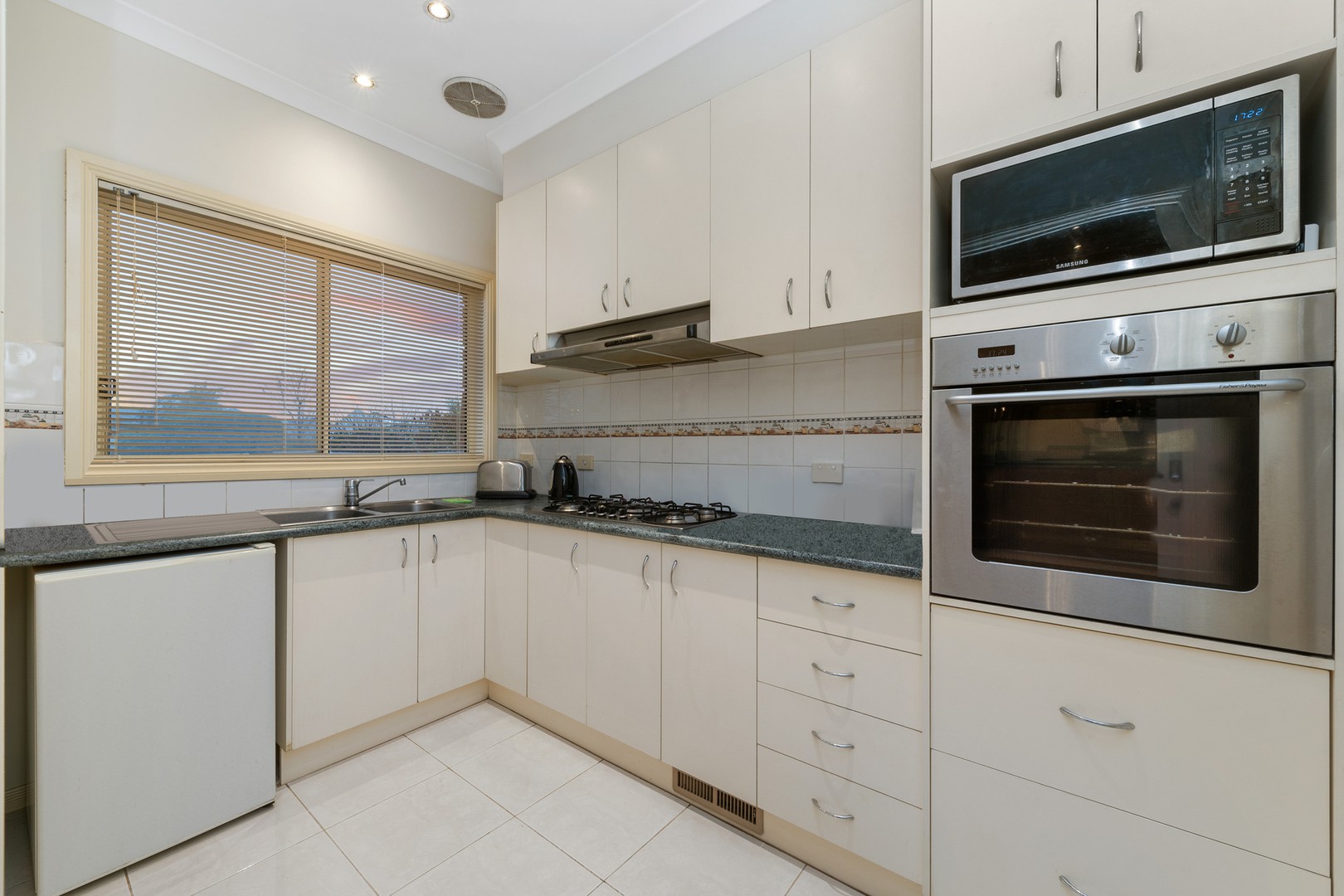 71 Castlewellan Boulevard, Hillside, VIC 3037, Hillside - Thumbnail 7