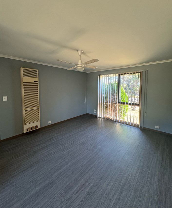 71 First Avenue, Melton South, VIC 3338, Melton South - Thumbnail 4