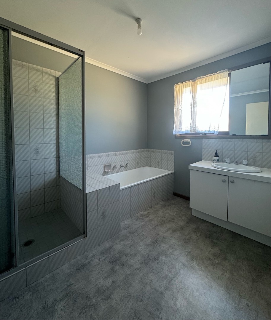 71 First Avenue, Melton South, VIC 3338, Melton South - Thumbnail 6