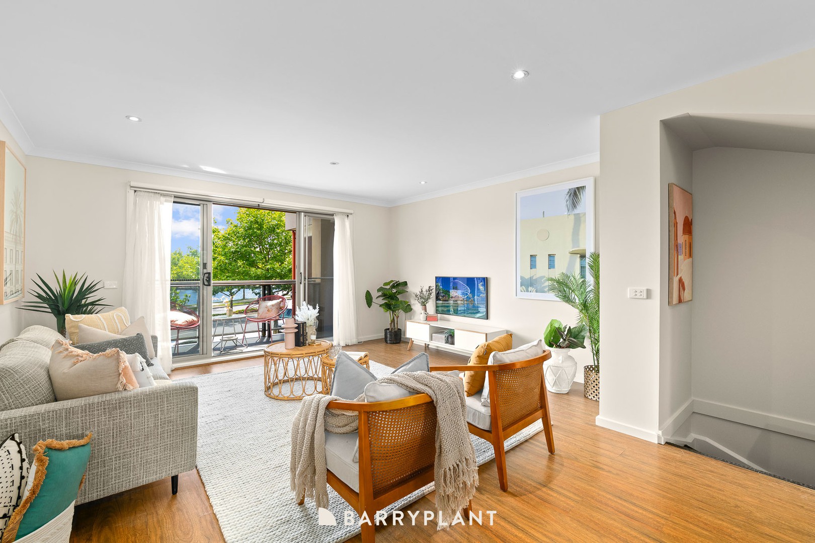 71 Lakeside Boulevard, Pakenham, VIC 3810, Pakenham - Thumbnail 3