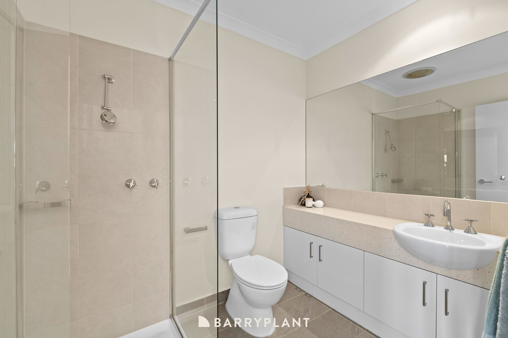 71 Lakeside Boulevard, Pakenham, VIC 3810, Pakenham - Thumbnail 7