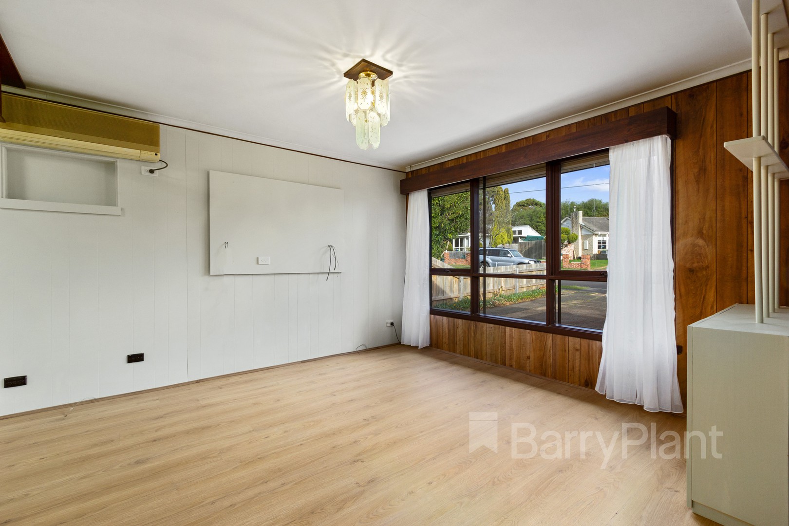 71 Linda Crescent, Ferntree Gully, VIC 3156, Ferntree Gully - Thumbnail 2