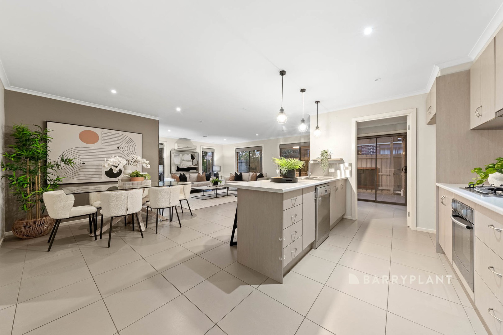 71 Manna Gum Drive, Pakenham, VIC 3810, Pakenham - Thumbnail 3