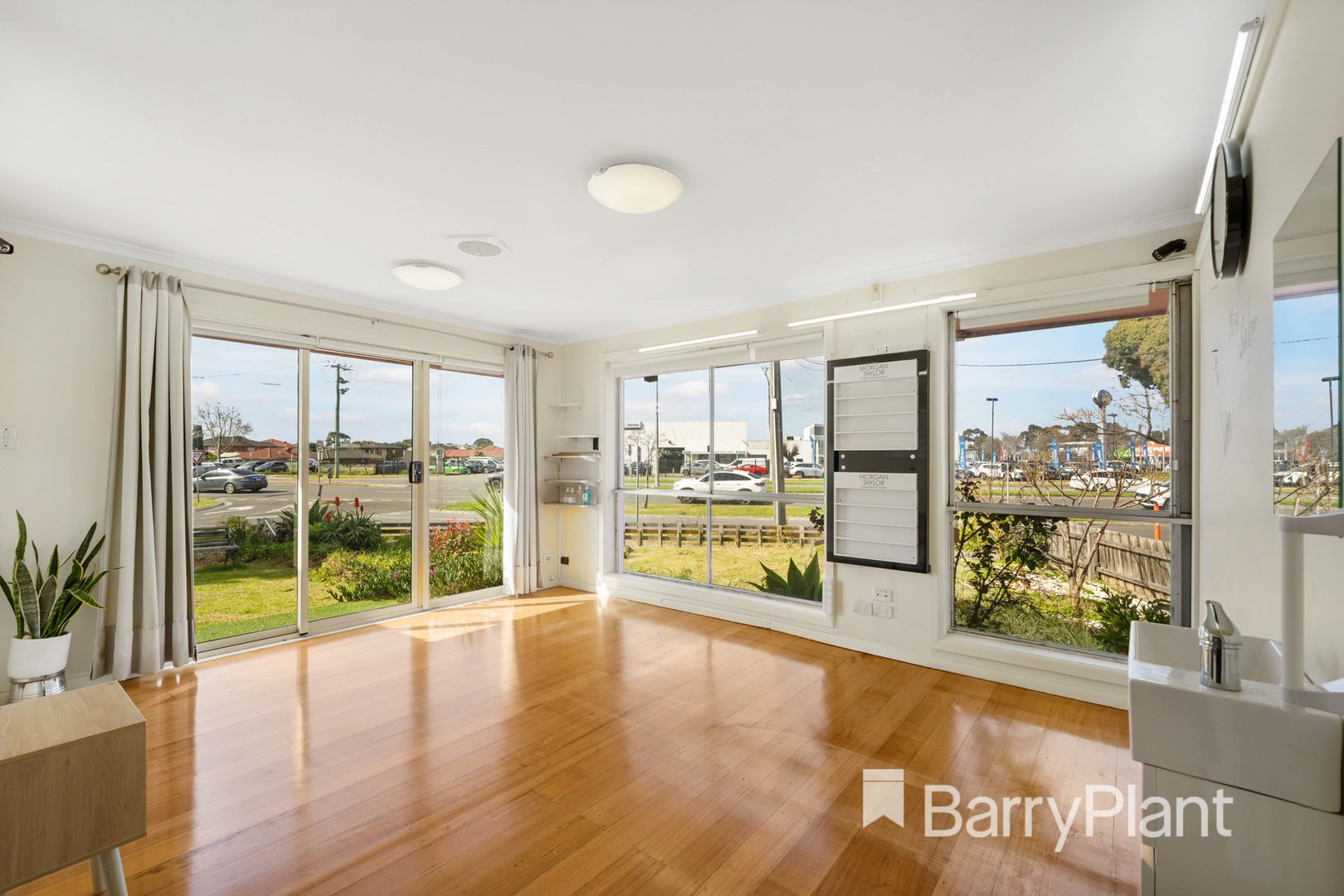 71 Morris Road, Hoppers Crossing, VIC 3029, Hoppers Crossing - Thumbnail 4