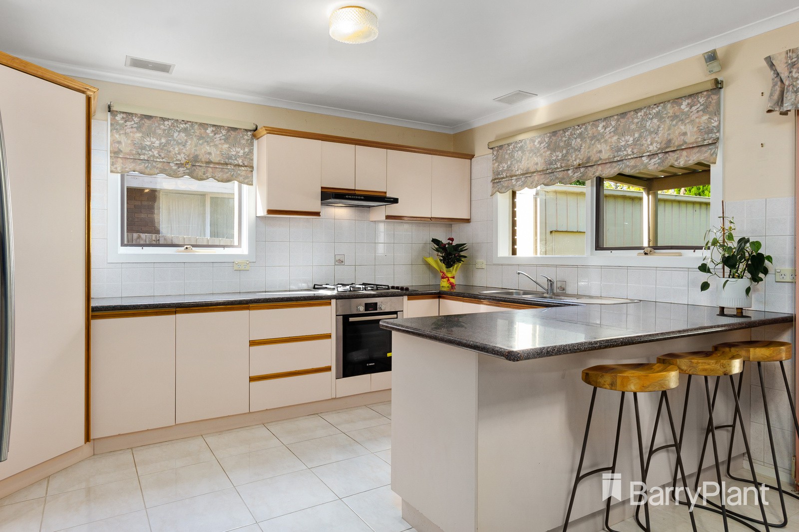 71 Remington Drive, Glen Waverley, VIC 3150, Glen Waverley - Thumbnail 2