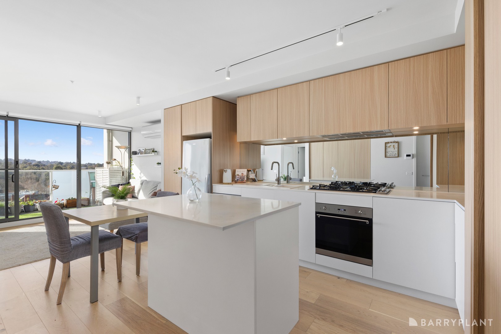 710/233 Maroondah Highway, Ringwood, VIC 3134, Ringwood - Thumbnail 2