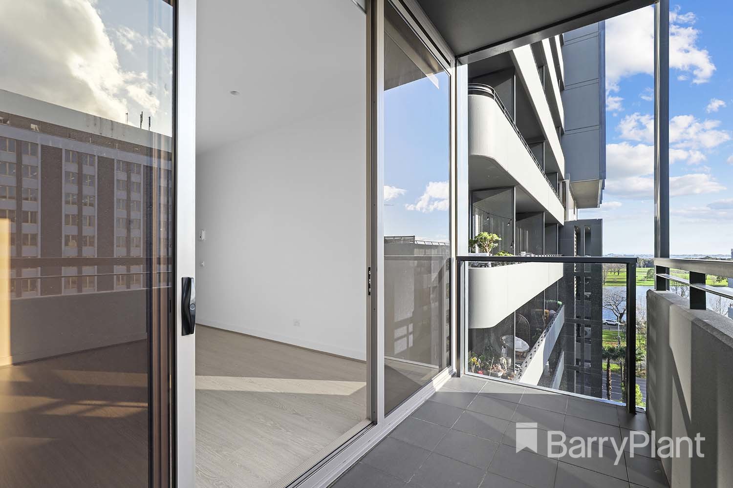 715/74 Queens Road, Melbourne, VIC 3004, Melbourne - Thumbnail 2