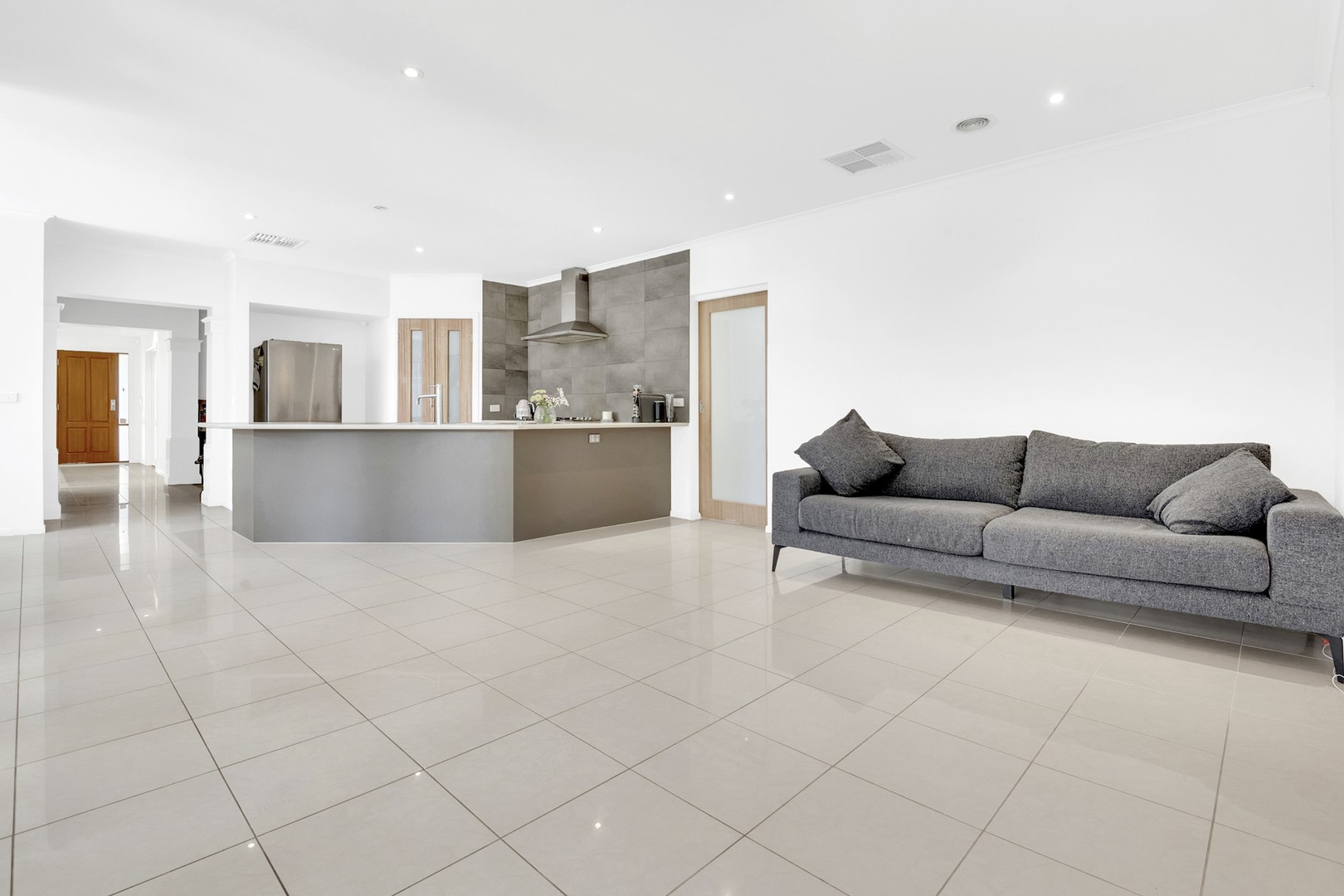 72 Axminster Drive, Craigieburn, VIC 3064, Craigieburn - Thumbnail 6