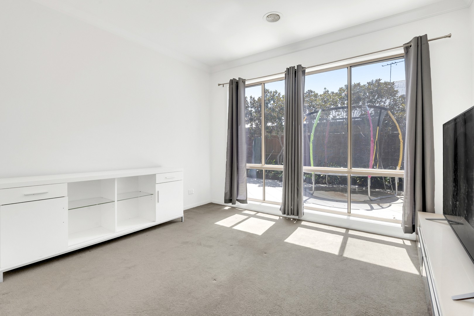 72 Axminster Drive, Craigieburn, VIC 3064, Craigieburn - Thumbnail 8