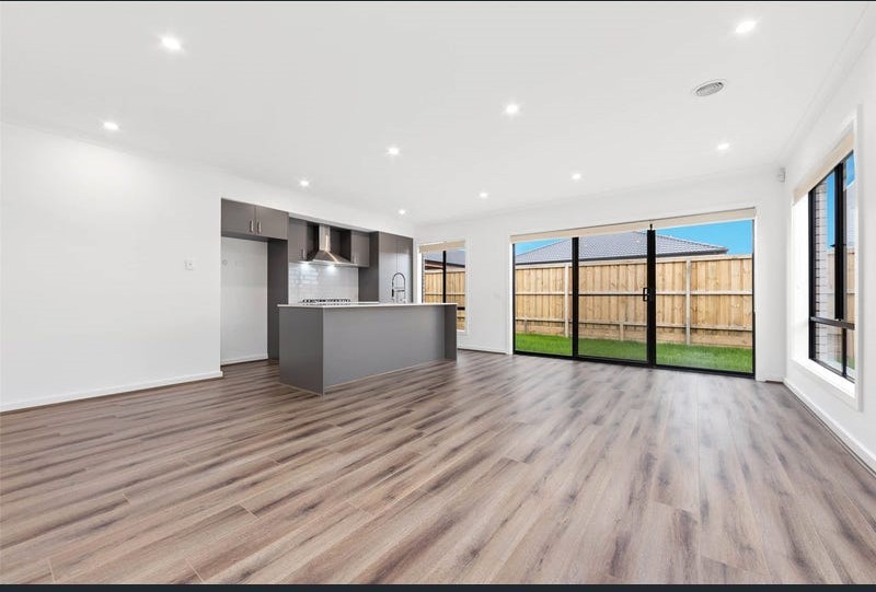 72 Brossard Road, Mickleham, VIC 3064, Mickleham - Thumbnail 2