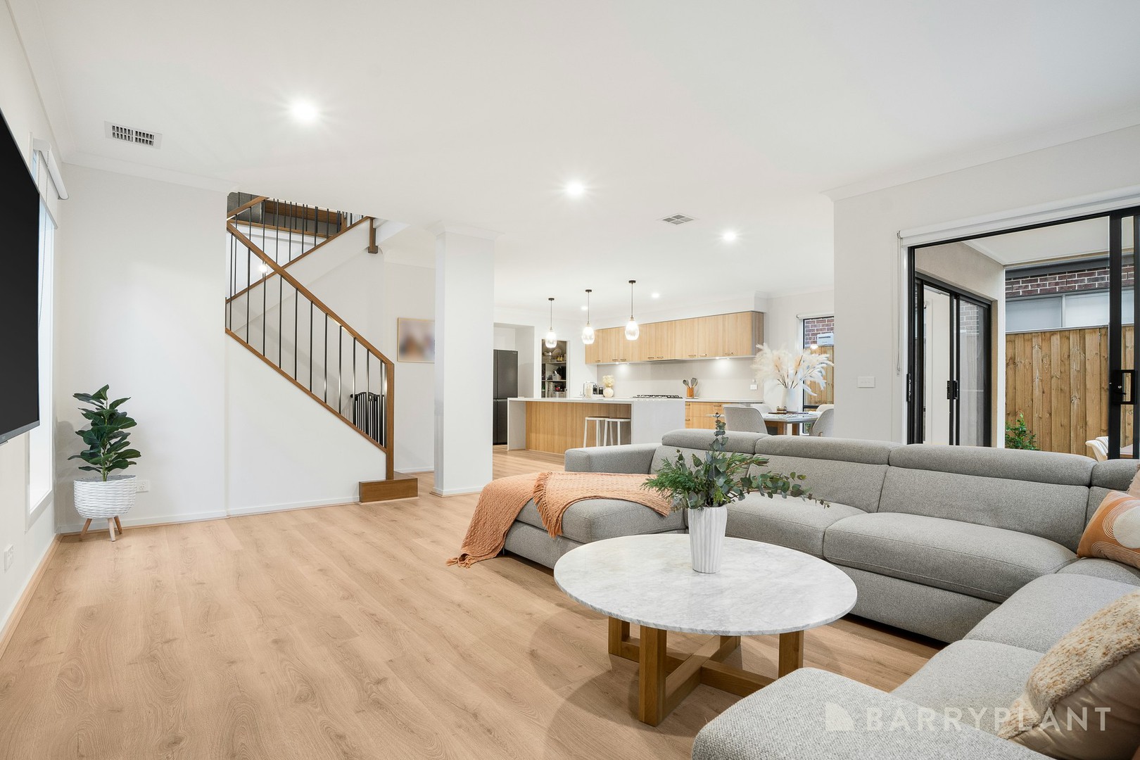 72 Carora Circuit, Clyde North, VIC 3978, Clyde North - Thumbnail 3