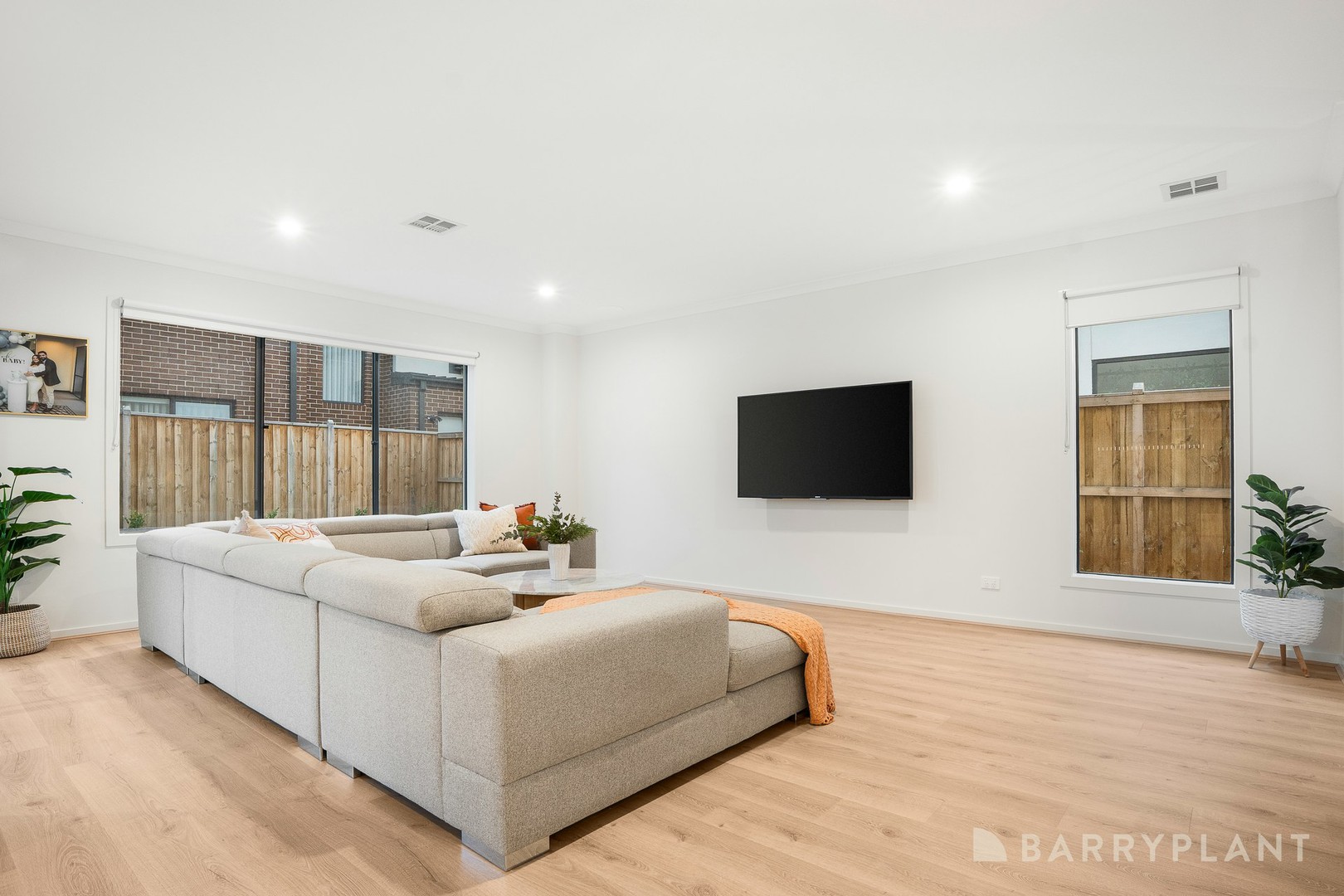 72 Carora Circuit, Clyde North, VIC 3978, Clyde North - Thumbnail 7