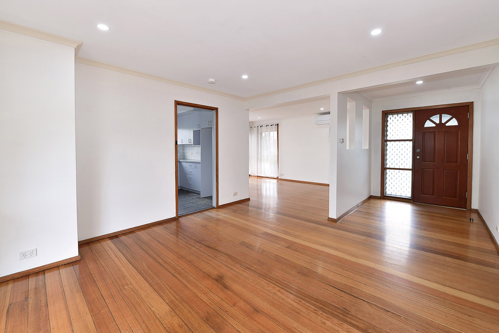 72 Ripplebrook Drive, Broadmeadows, VIC 3047, Broadmeadows - Thumbnail 2