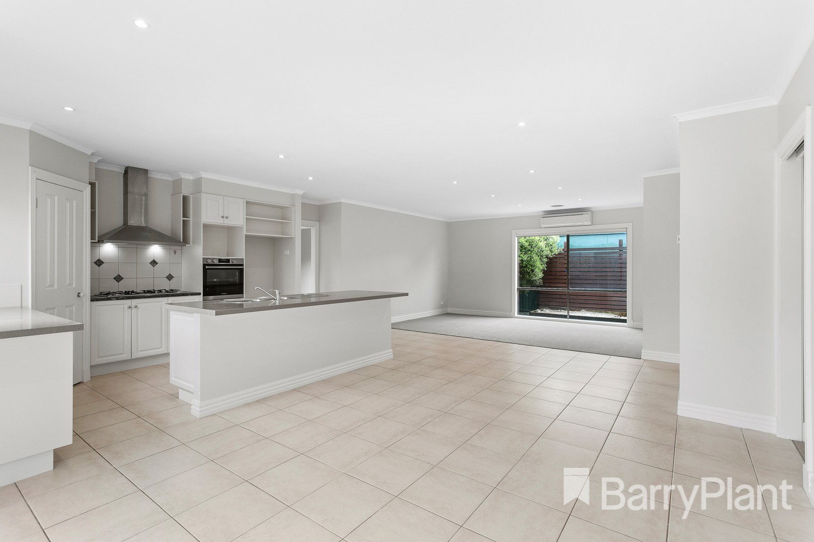 72 Stirling Drive, Lake Gardens, VIC 3355, Lake Gardens - Thumbnail 4