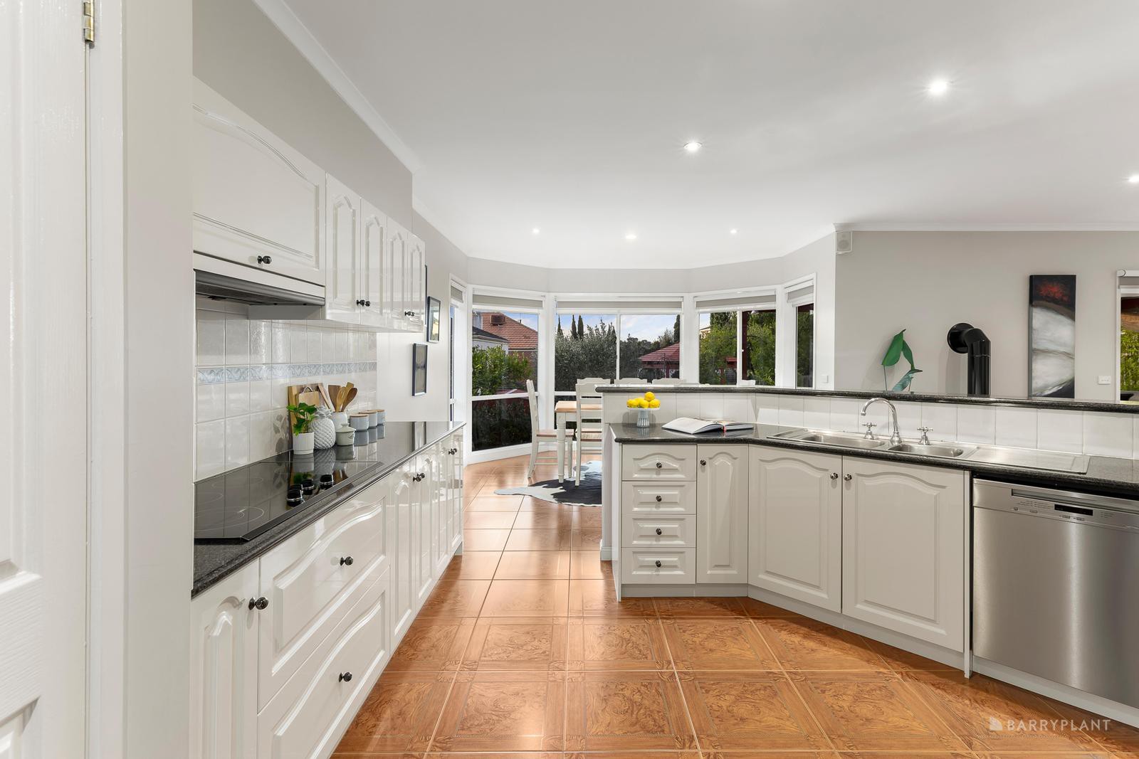 72 Yarra Valley Boulevard, Bulleen, VIC 3105 - Thumbnail 2 - 27/06/2024