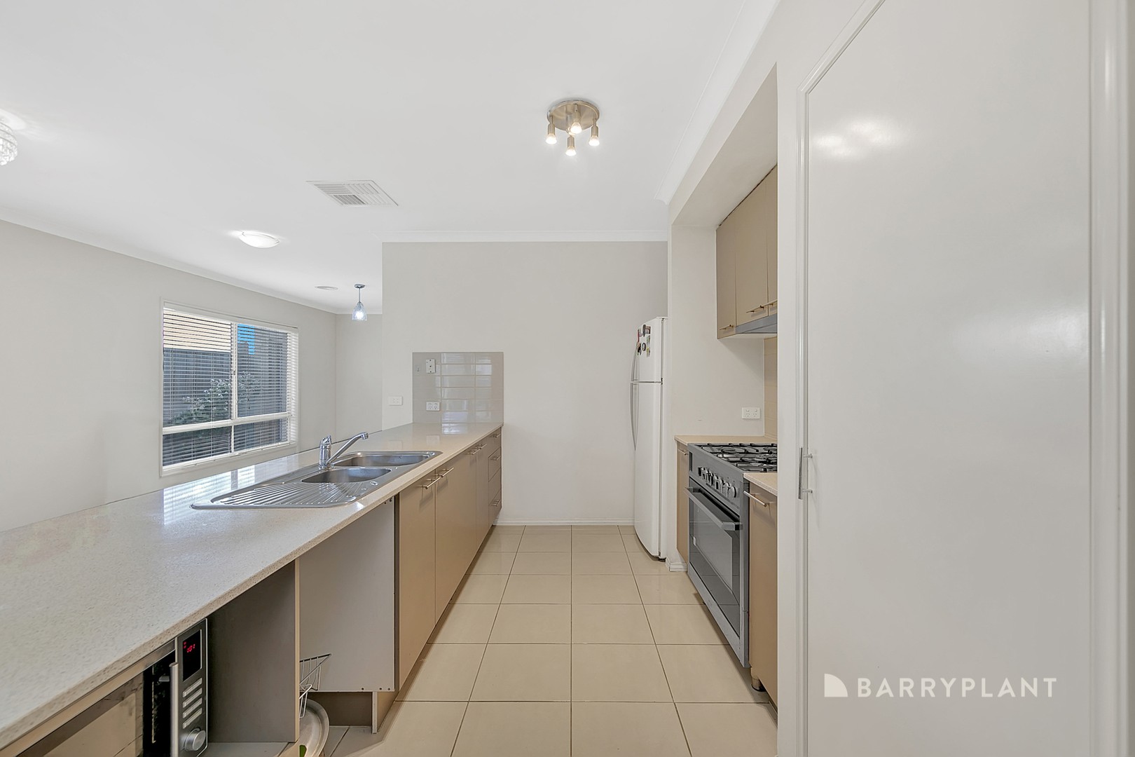 73 Allumba Way, Wollert, VIC 3750, Wollert - Thumbnail 4