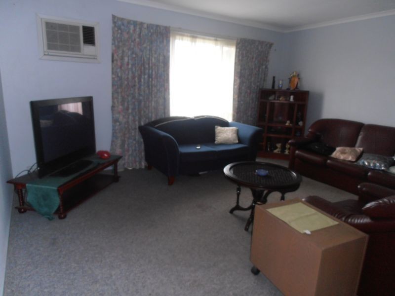 73 Bernard Drive, Melton South, VIC 3338, Melton South - Thumbnail 2
