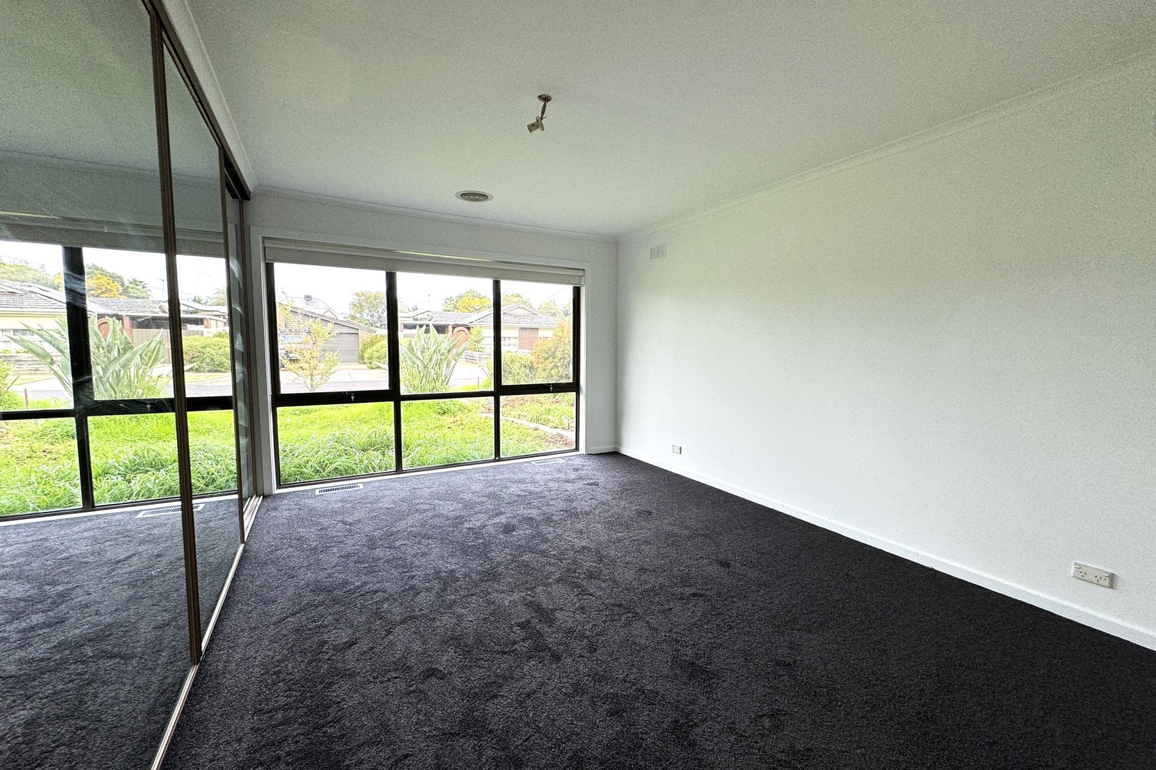 73 Bernard Drive, Melton South, VIC 3338, Melton South - Thumbnail 4