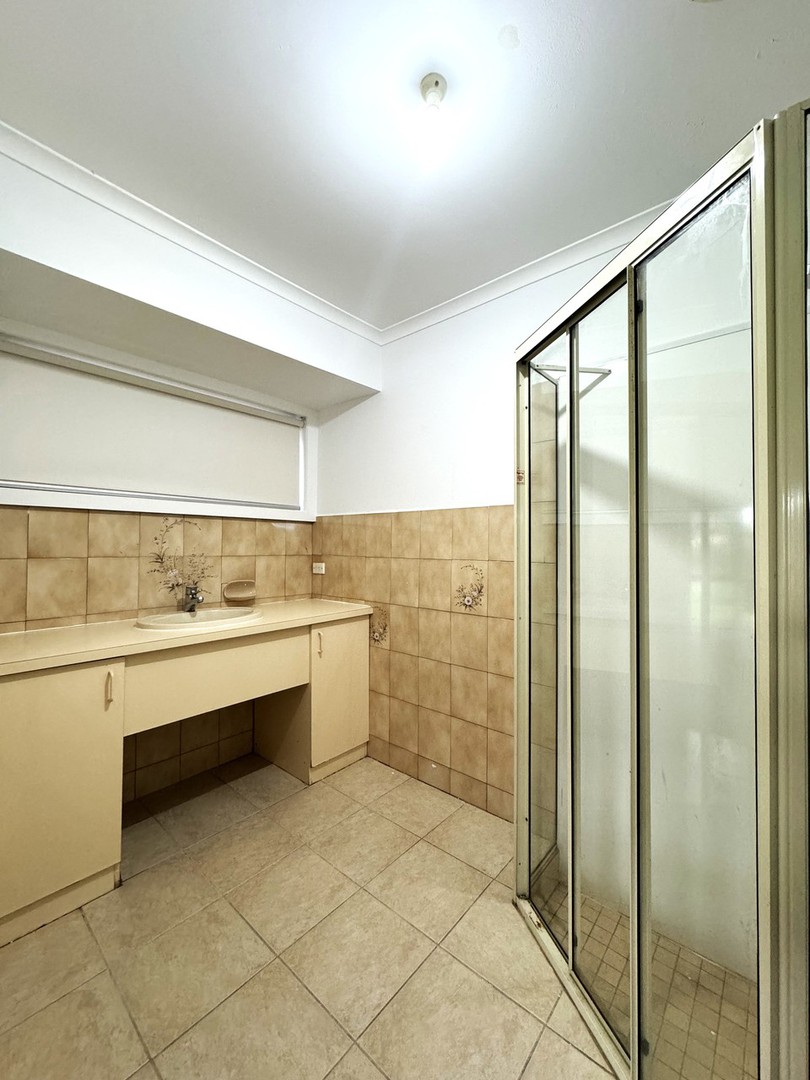 73 Bernard Drive, Melton South, VIC 3338, Melton South - Thumbnail 5