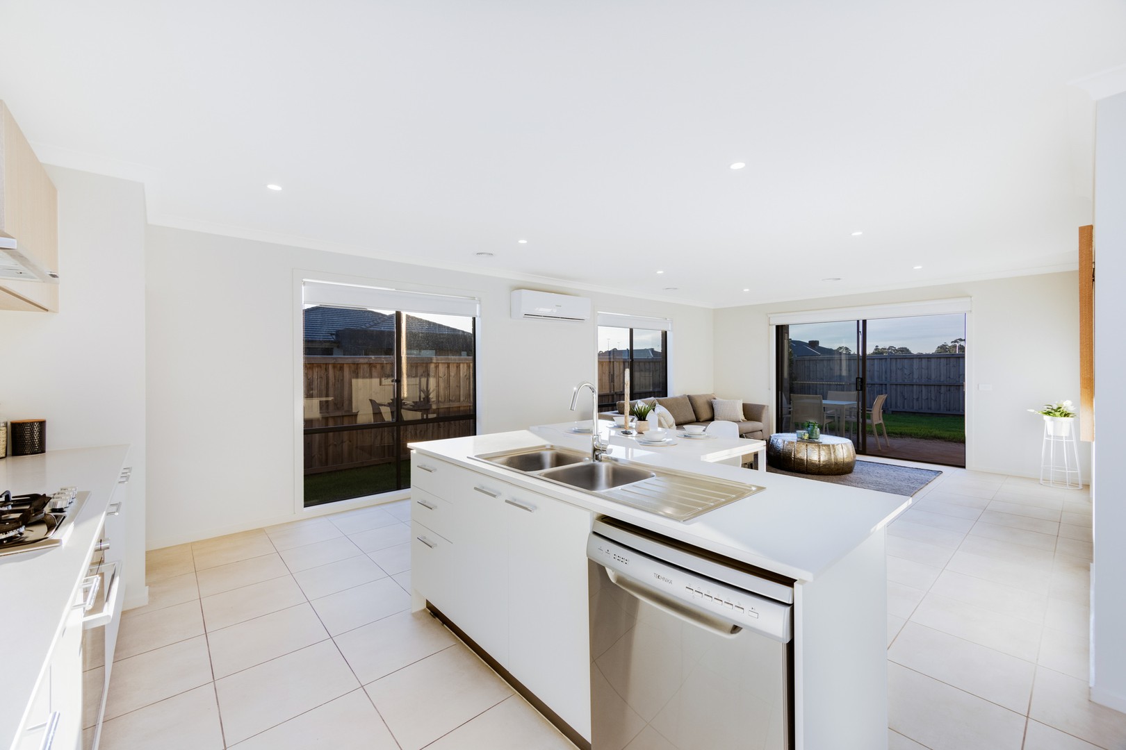 73 Grevillea Drive, Mount Duneed, VIC 3217, Mount Duneed - Thumbnail 3