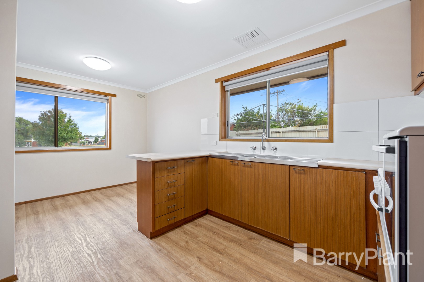 73 Inkerman Street, Maryborough, VIC 3465, Maryborough - Thumbnail 2