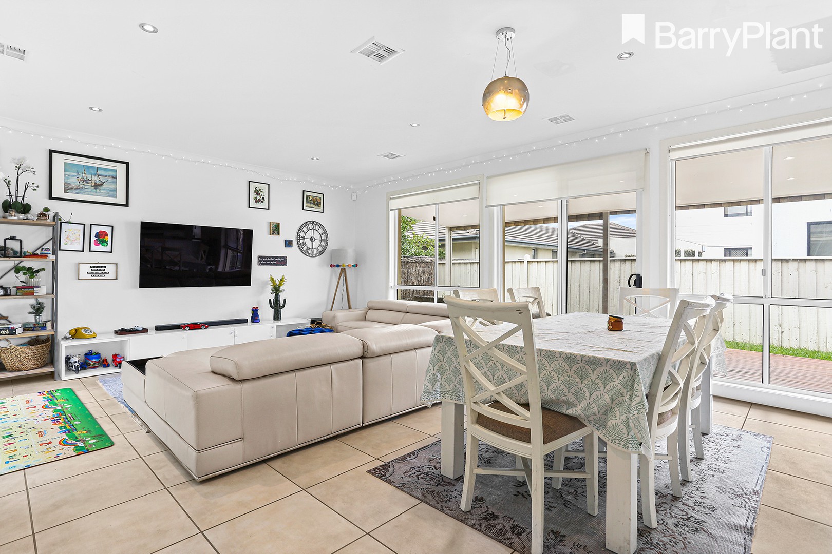 73 Signature Boulevard, Sanctuary Lakes, VIC 3030, Sanctuary Lakes - Thumbnail 4