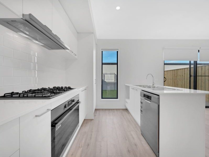 74 Gibsons Circuit, Bonnie Brook, VIC 3335, Bonnie Brook - Thumbnail 4