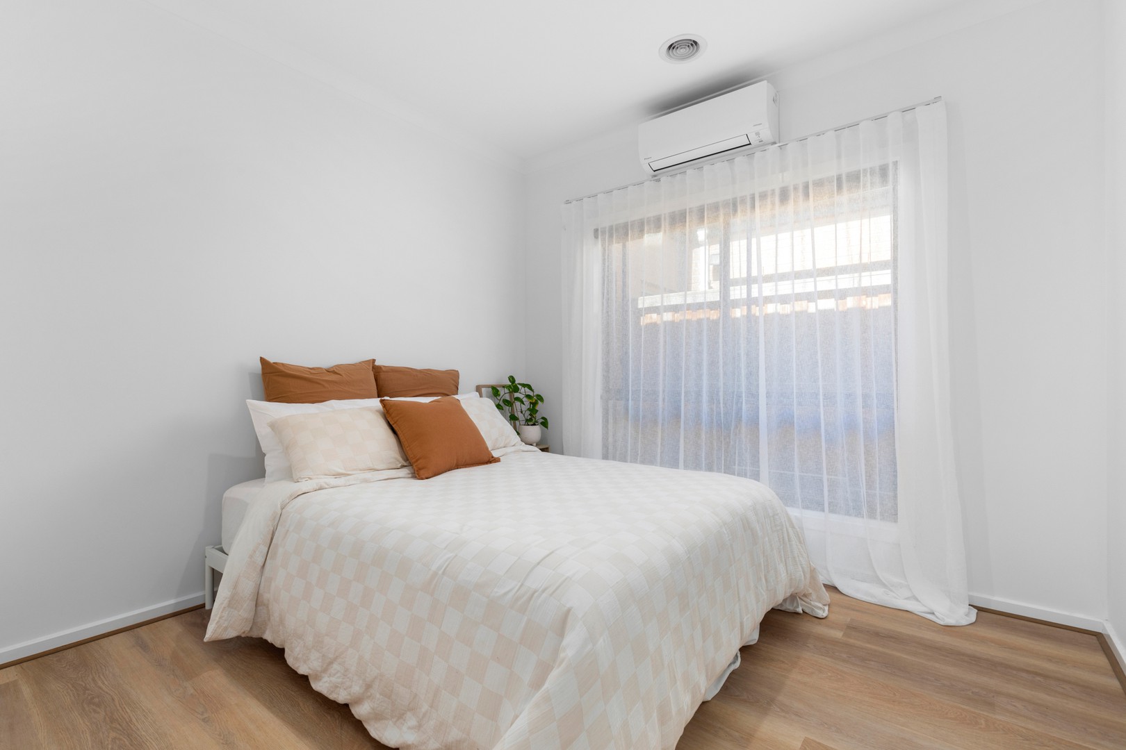 74 Kingsford Drive, Point Cook, VIC 3030, Point Cook - Thumbnail 3