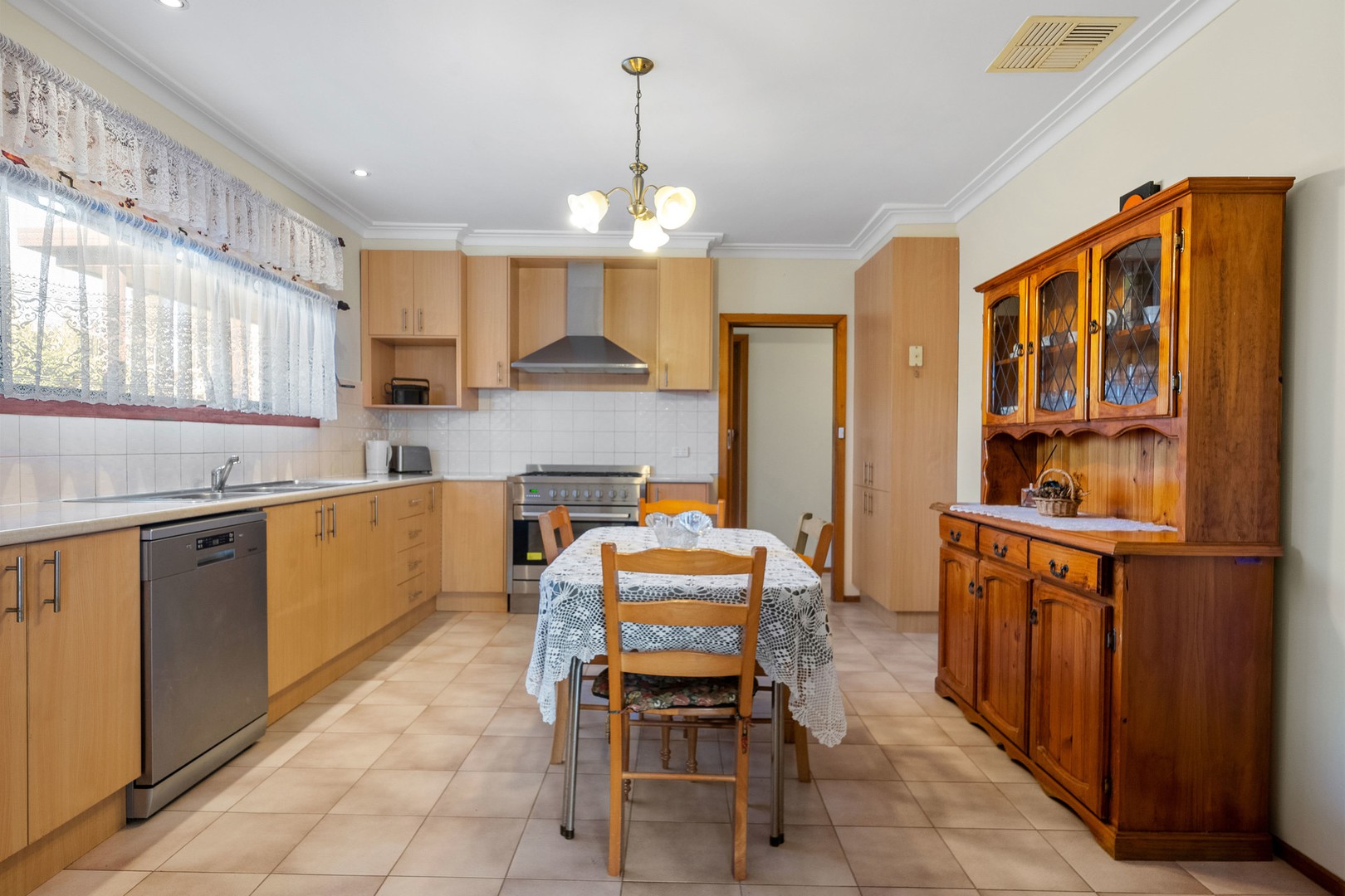 74 Radford Road, Reservoir, VIC 3073, Reservoir - Thumbnail 3