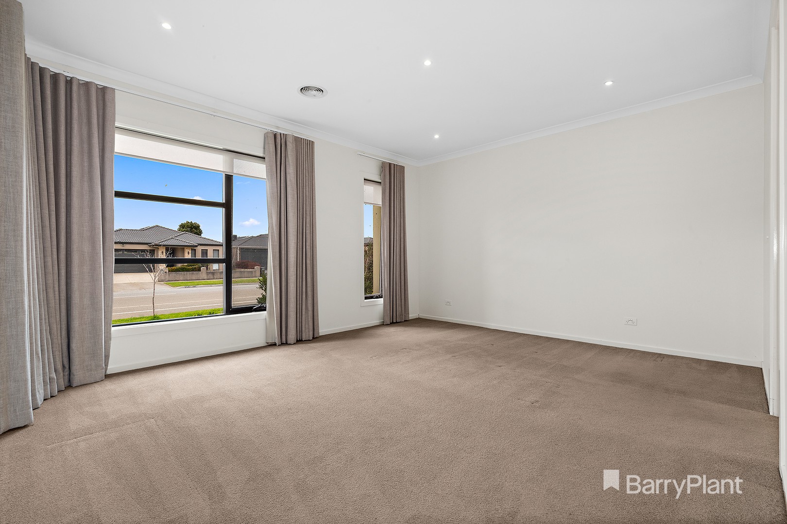 74 Riverstone Boulevard, Clyde North, VIC 3978, Clyde North - Thumbnail 6