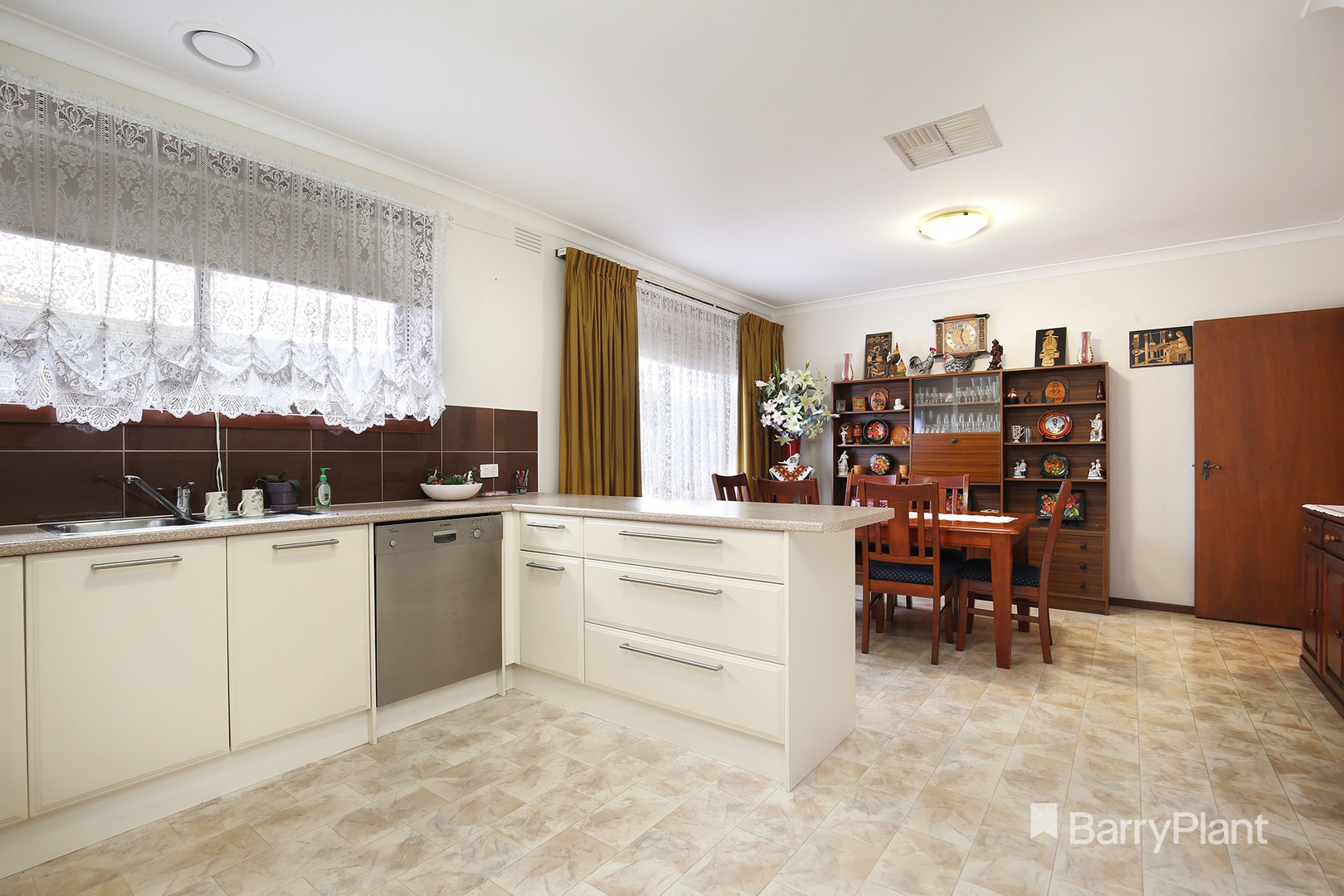 74 Snell Grove, Oak Park, VIC 3046, Oak Park - Thumbnail 5