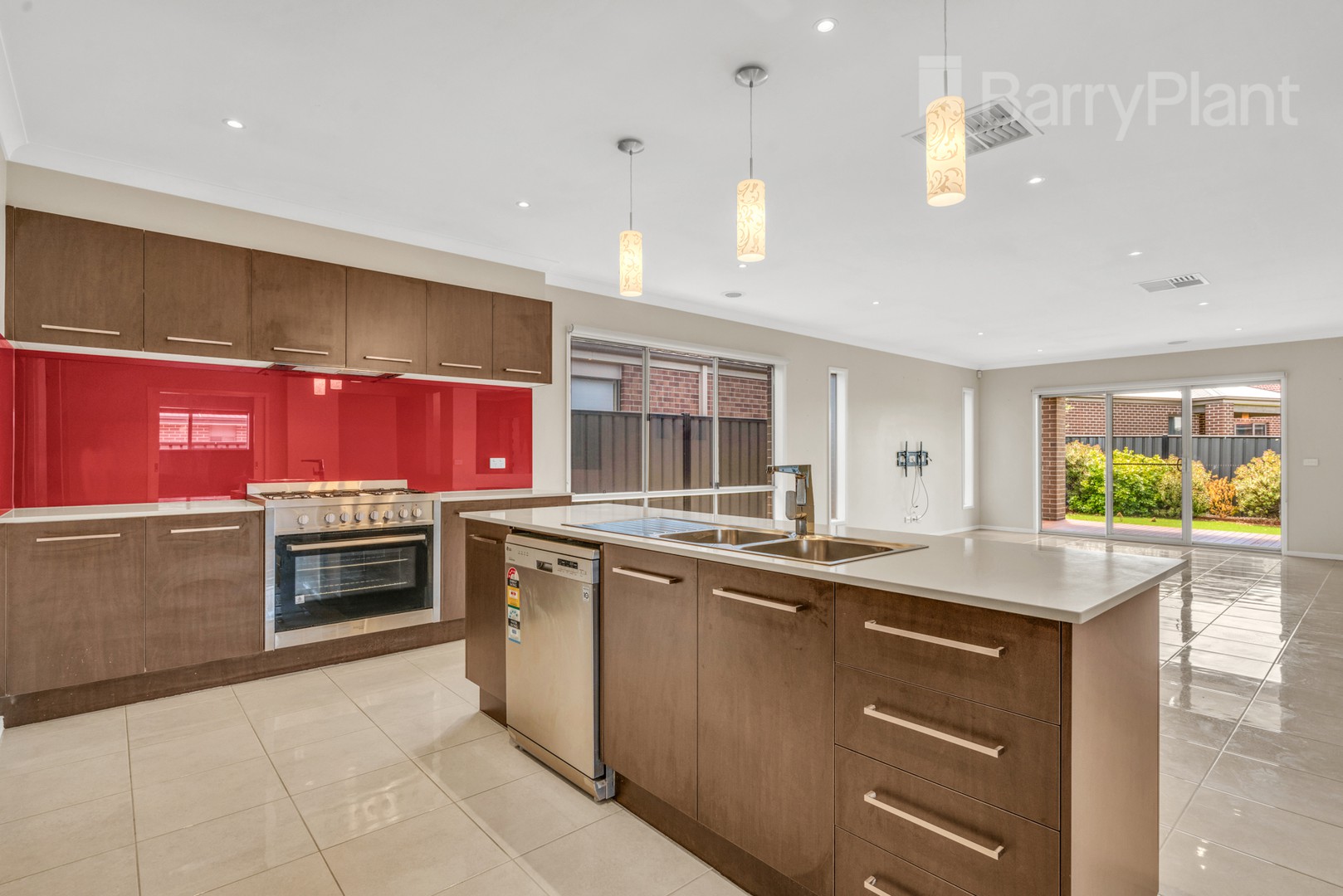 74 Wattletree Street, Craigieburn, VIC 3064, Craigieburn - Thumbnail 5