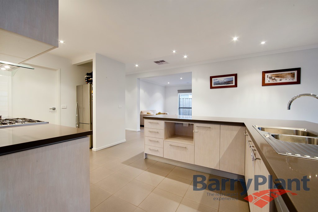 74 Yuruga Boulevard, Point Cook, VIC 3030, Point Cook - Thumbnail 8